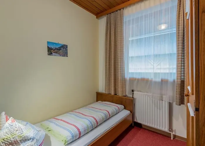 Ferienwohnungen-lippenhof مزرعة للإقامة *